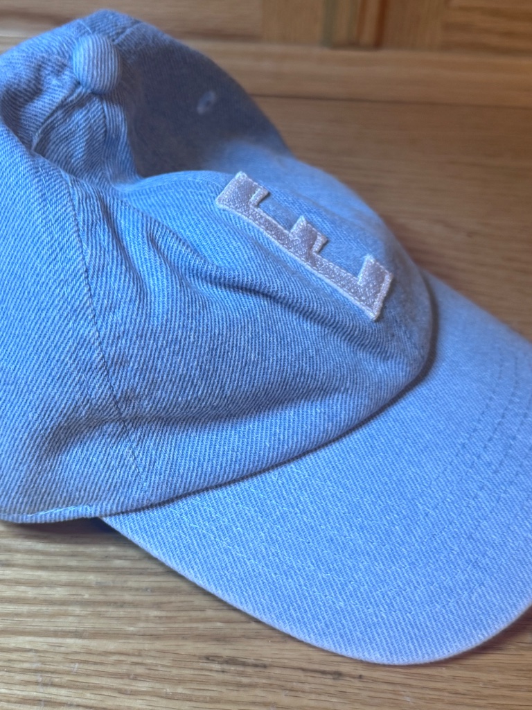 New Rey To Z Kids Denim Fashion One Size Fits Most 6 Inch Round "E" Classic Cute — image 7 of 8
